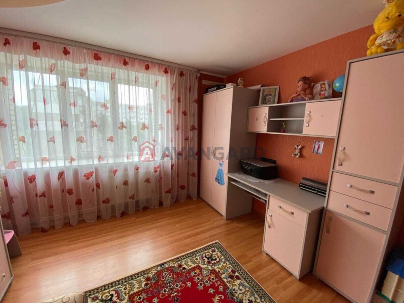 3 ��. ��������, 102/-/18 ��. �., 8/10 ������ ���� 15