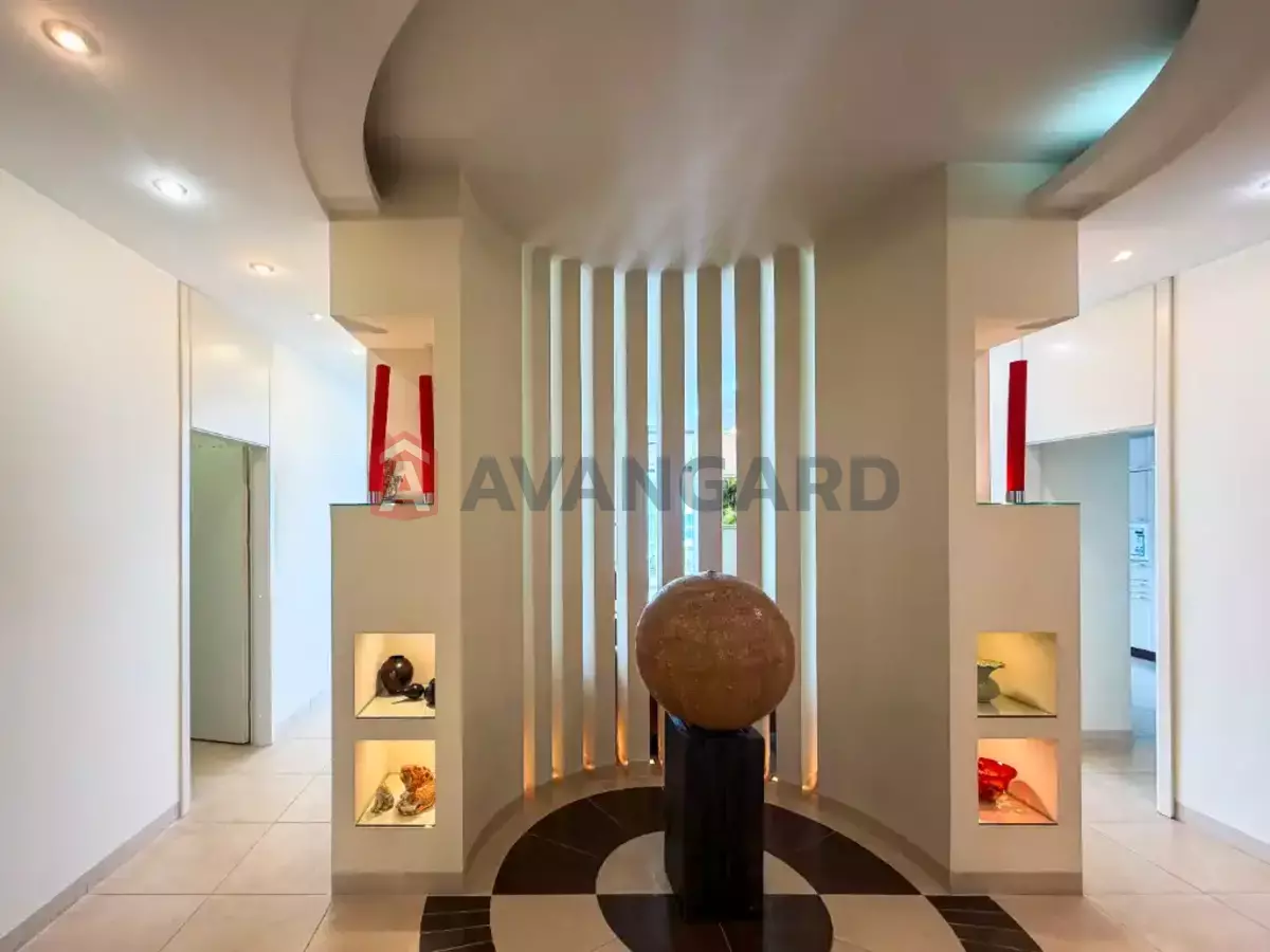 4 ��. ��������, 150/-/- ��. �., 8/14 ������ ���� 11