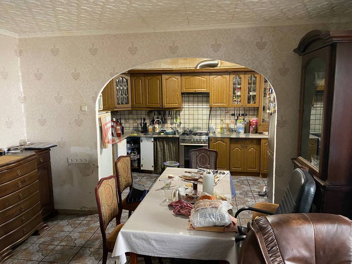 4 ��. ��������, 84/51/- ��. �., 1/9 ������ ���� 7