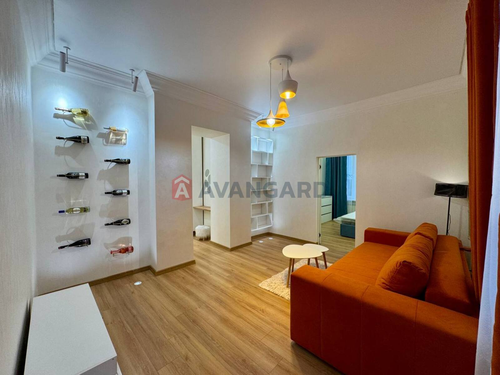 3 . , 70/-/8 . ., 4/5   8