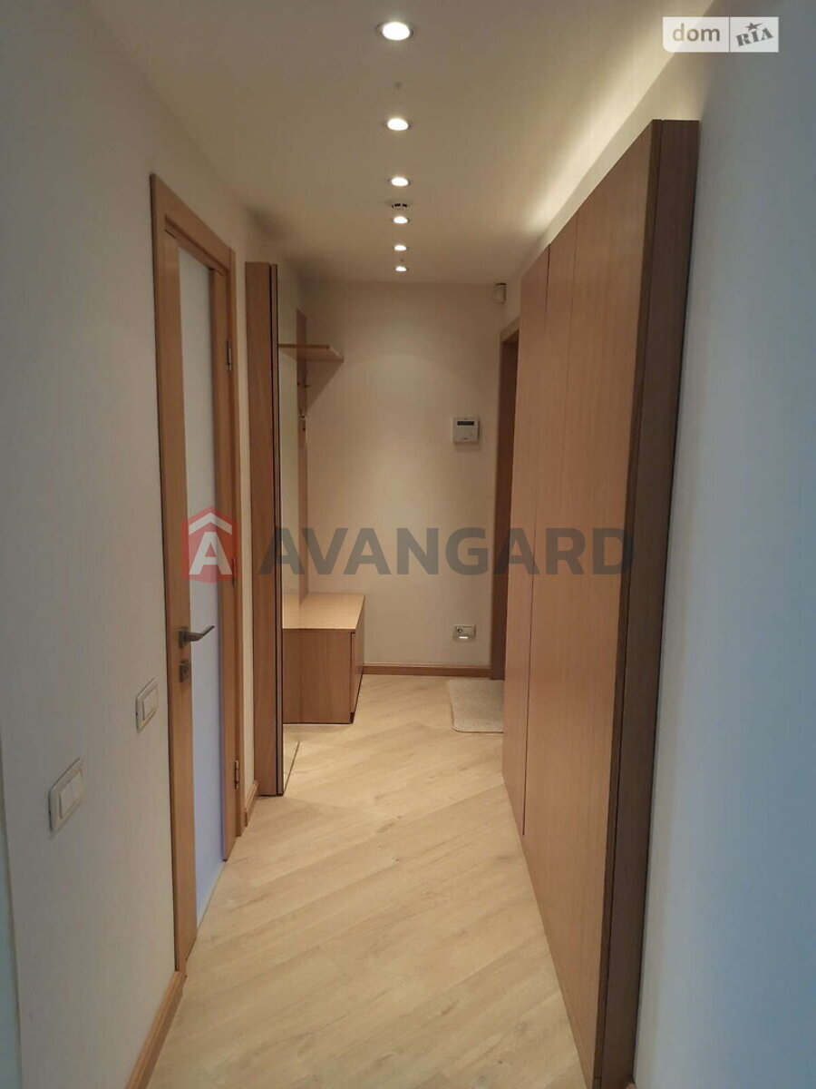 3 ��. ��������, 49/-/- ��. �., 3/4 ������ ���� 12