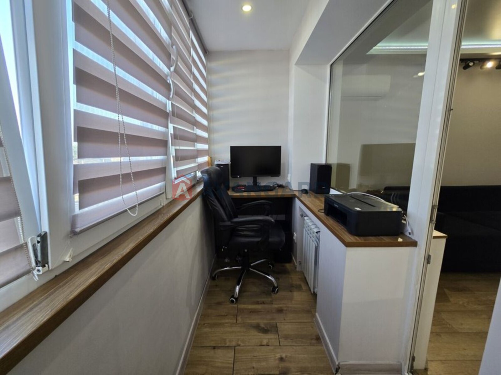 2 ��. ��������, 50/-/8 ��. �., 8/9 ������ ���� 4