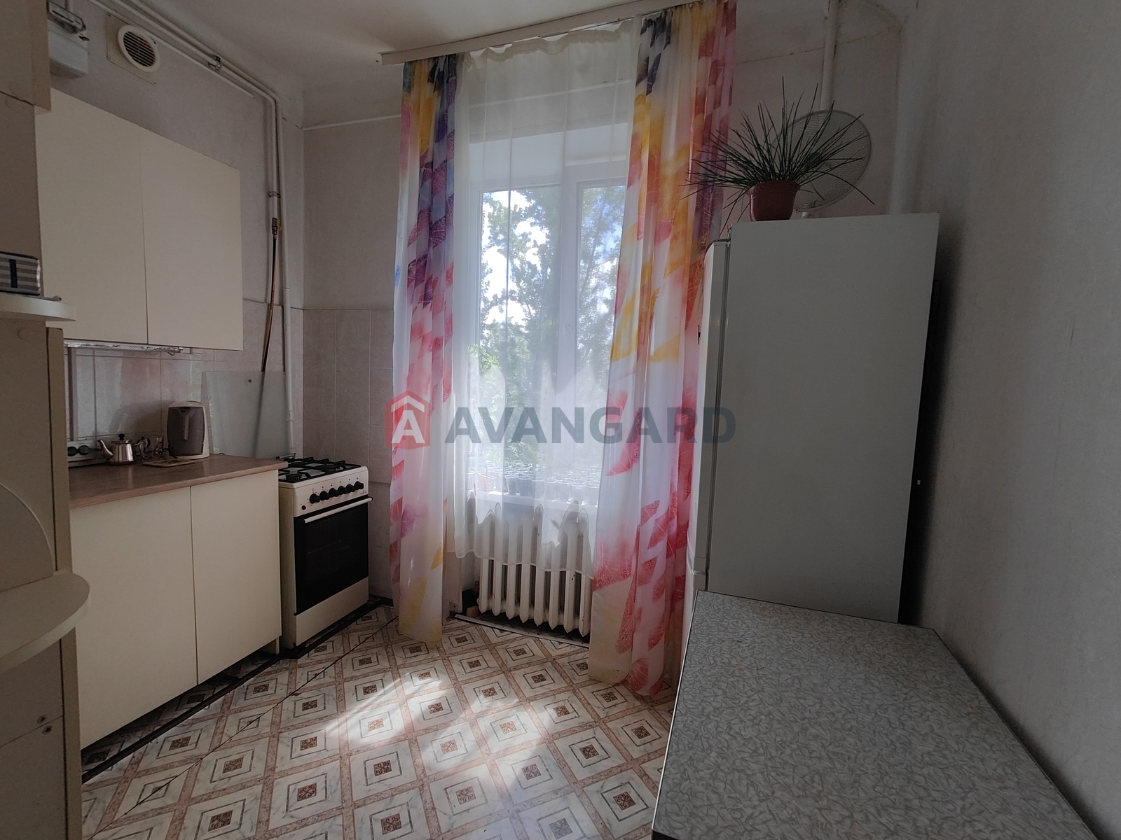 2 ��. ��������, 61/32/8 ��. �., 5/5 ������ ���� 1