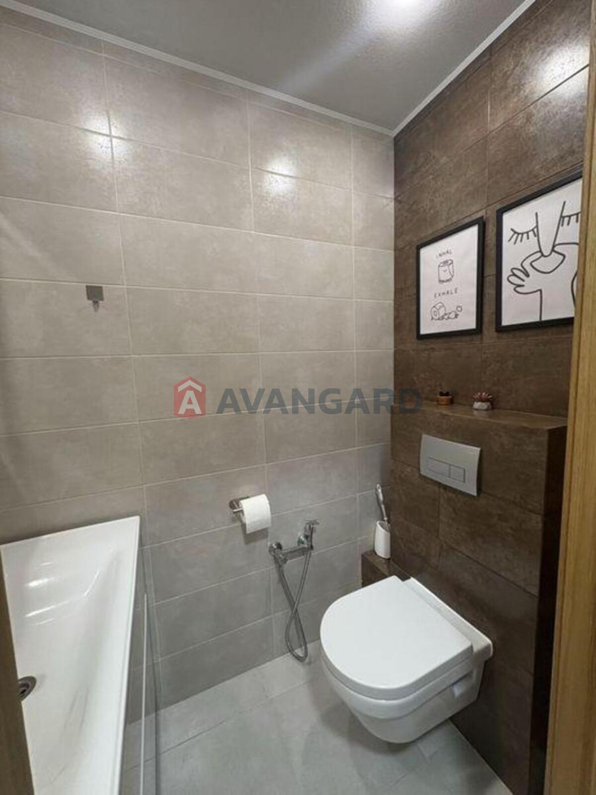 3 ����. ��������, 89/-/30 ��. �., 8/17 ���� ���� 6