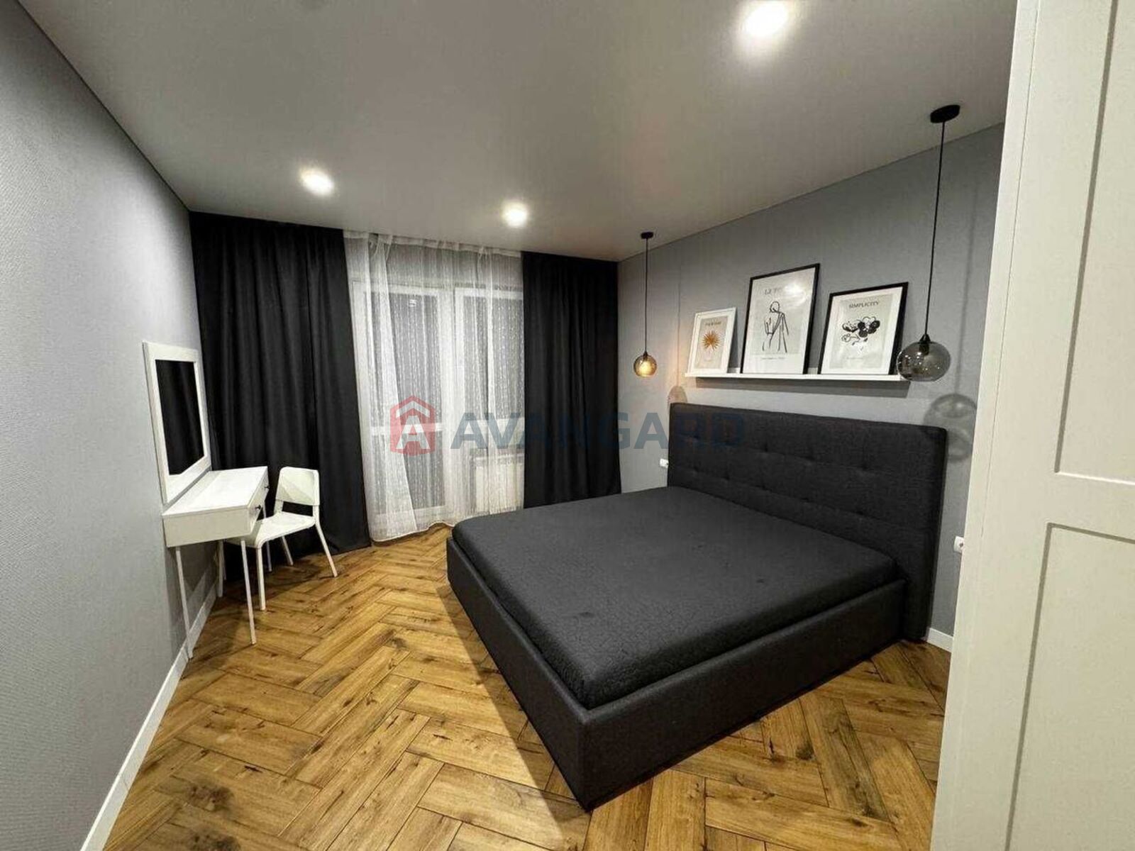 1 ��. ��������, 44/18/16 ��. �., 15/25 ������ ���� 4