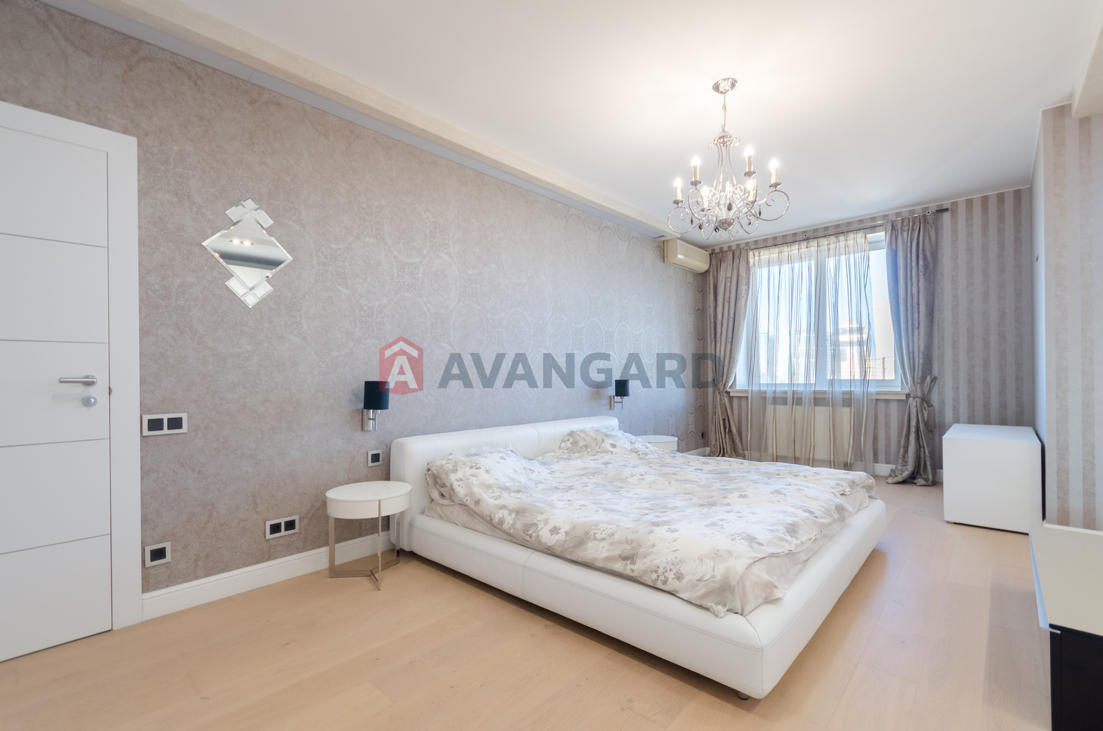 4 ��. ��������, 201.7/-/35 ��. �., 16/18 ������ ���� 1