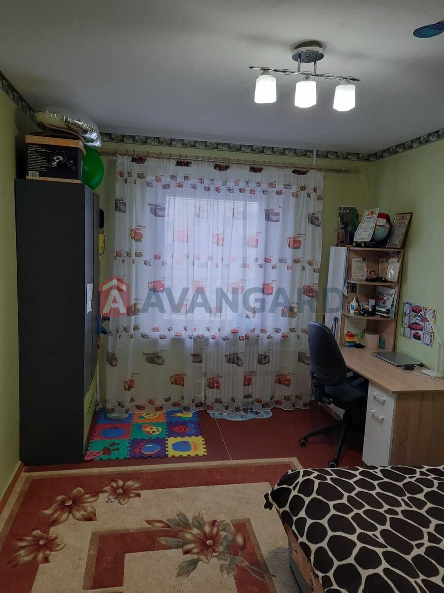 3 ����. ��������, 70/-/8 ��. �., 3/9 ���� ���� 3