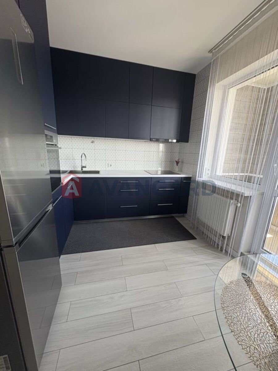 3 ��. ��������, 72/-/10 ��. �., 24/33 ������ ���� 12