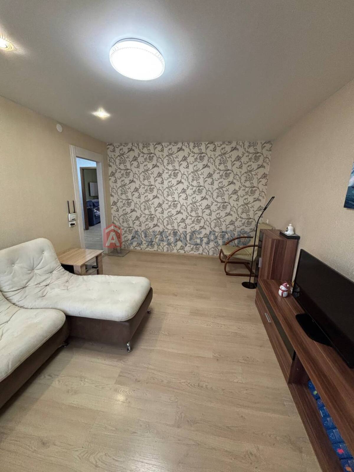 3 ����. ��������, 66/42/10 ��. �., 5/5 ���� ���� 15