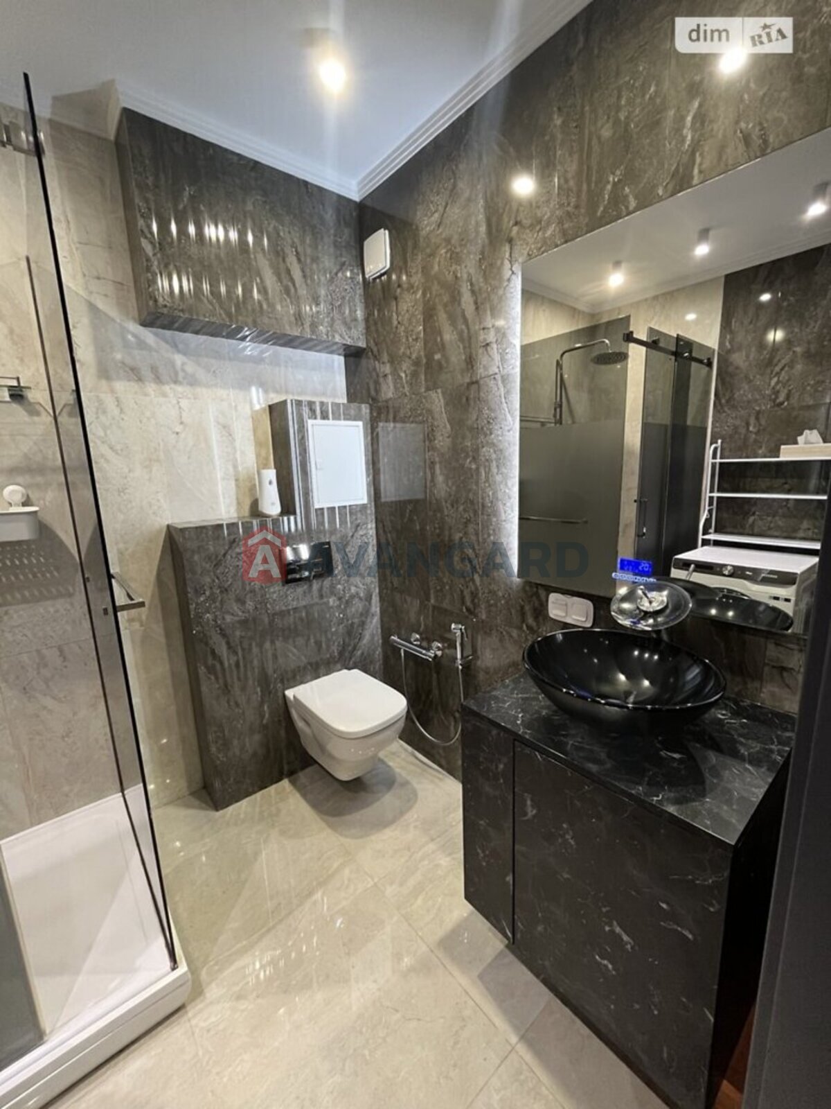 3 ��. ��������, 97/-/- ��. �., 8/10 ������ ���� 10