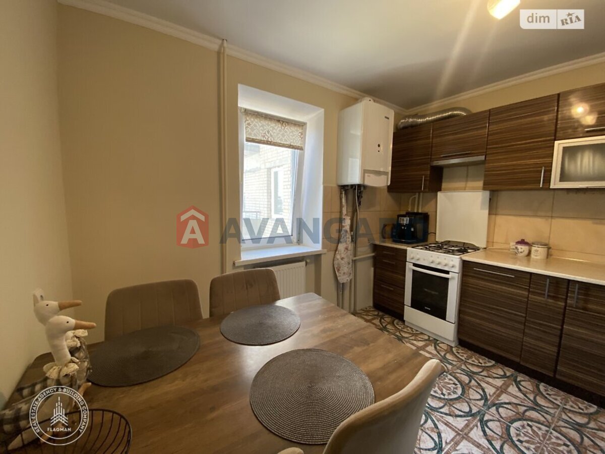 4 ��. ��������, 76/-/10 ��. �., 9/9 ������ ���� 3