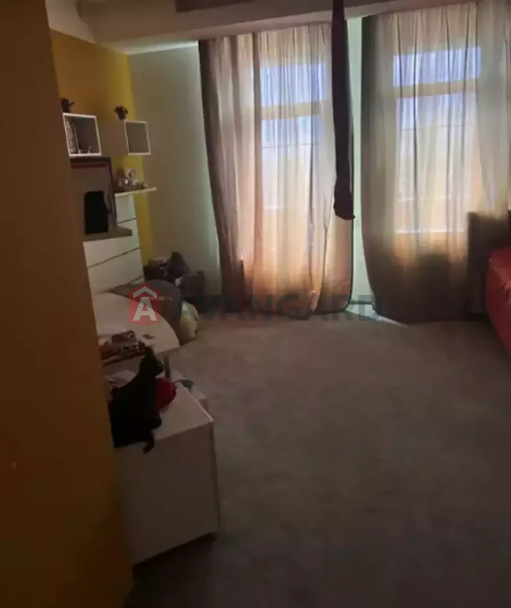 6 ��. ��������, 250/-/- ��. �., 6/9 ������ ���� 8