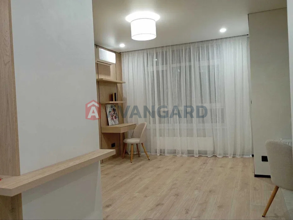 1 ��. ��������, 37/-/7 ��. �., 8/16 ������ ���� 9