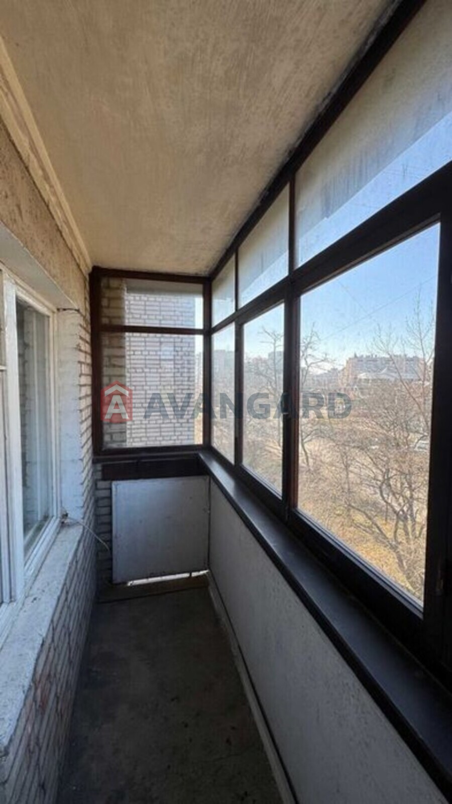 4 ����. ��������, 77/-/10 ��. �., 4/10 ���� ���� 21