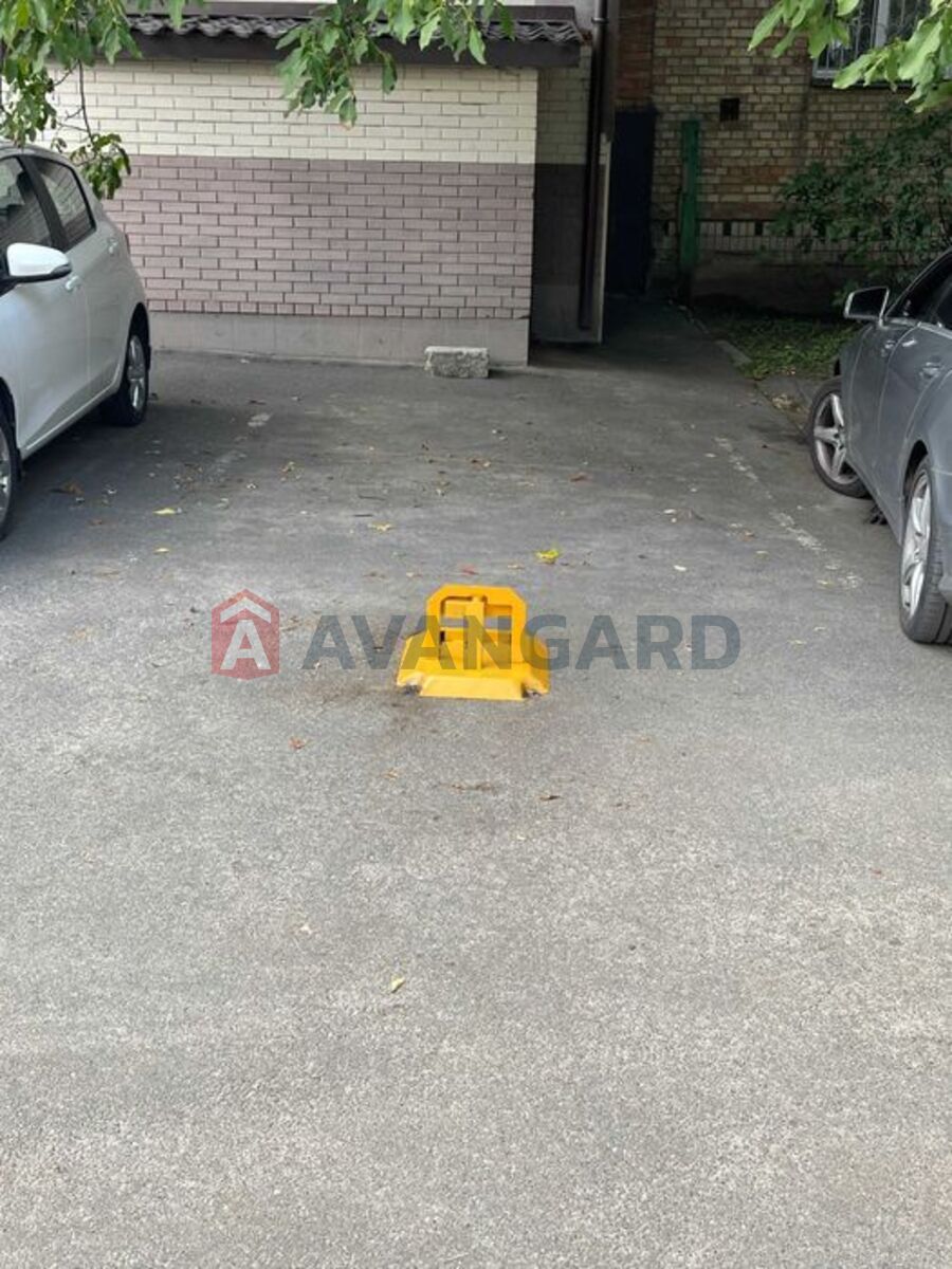 1 ��. ��������, 73/-/15 ��. �., 5/5 ������ ���� 9