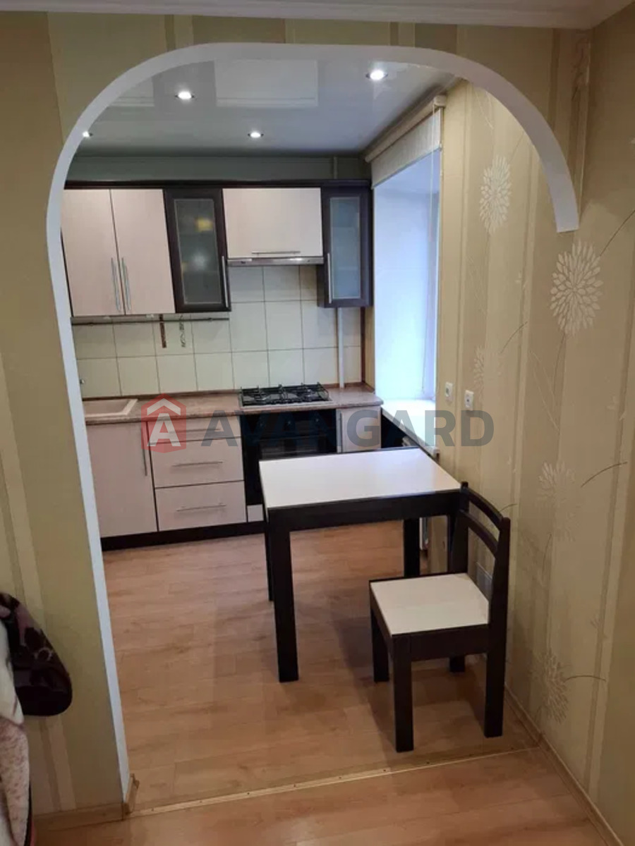 2 ��. ��������, 46/-/6 ��. �., 2/5 ������ ���� 8