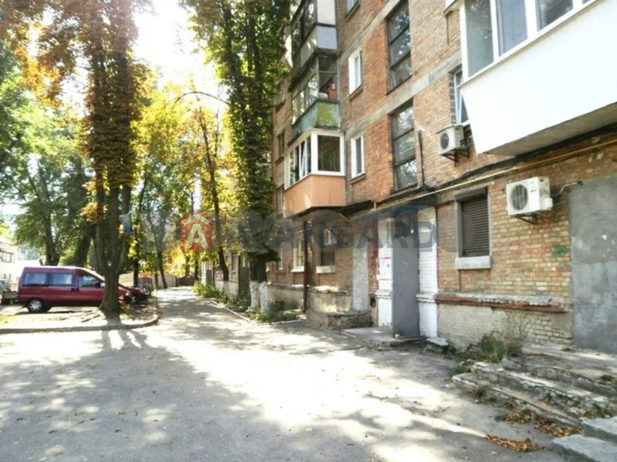 1 ��. ��������, 24/-/14 ��. �., 3/5 ������ ���� 8