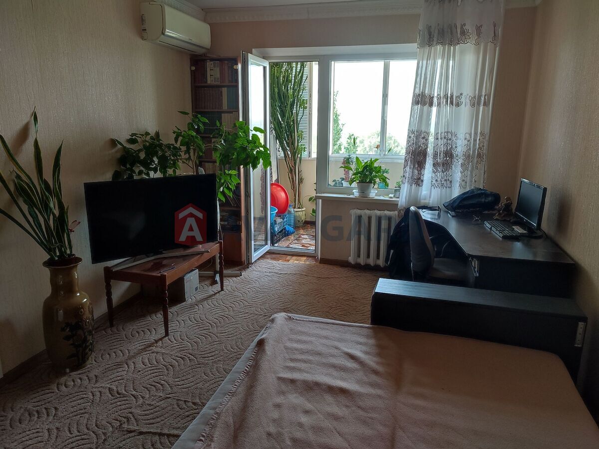 2 . , 52/-/20 . ., 8/9   1