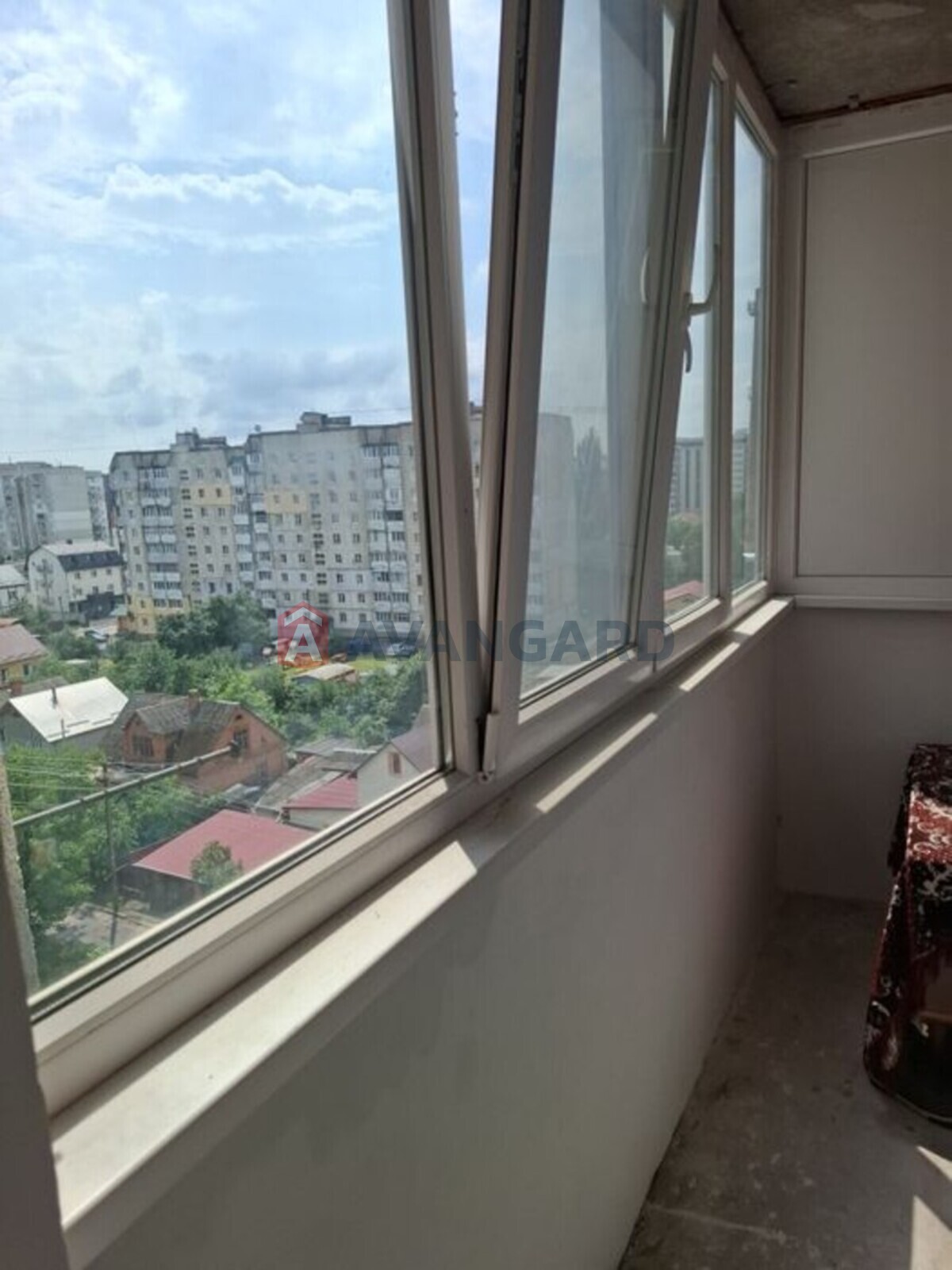 3 ��. ��������, 76/-/10 ��. �., 8/10 ������ ���� 7