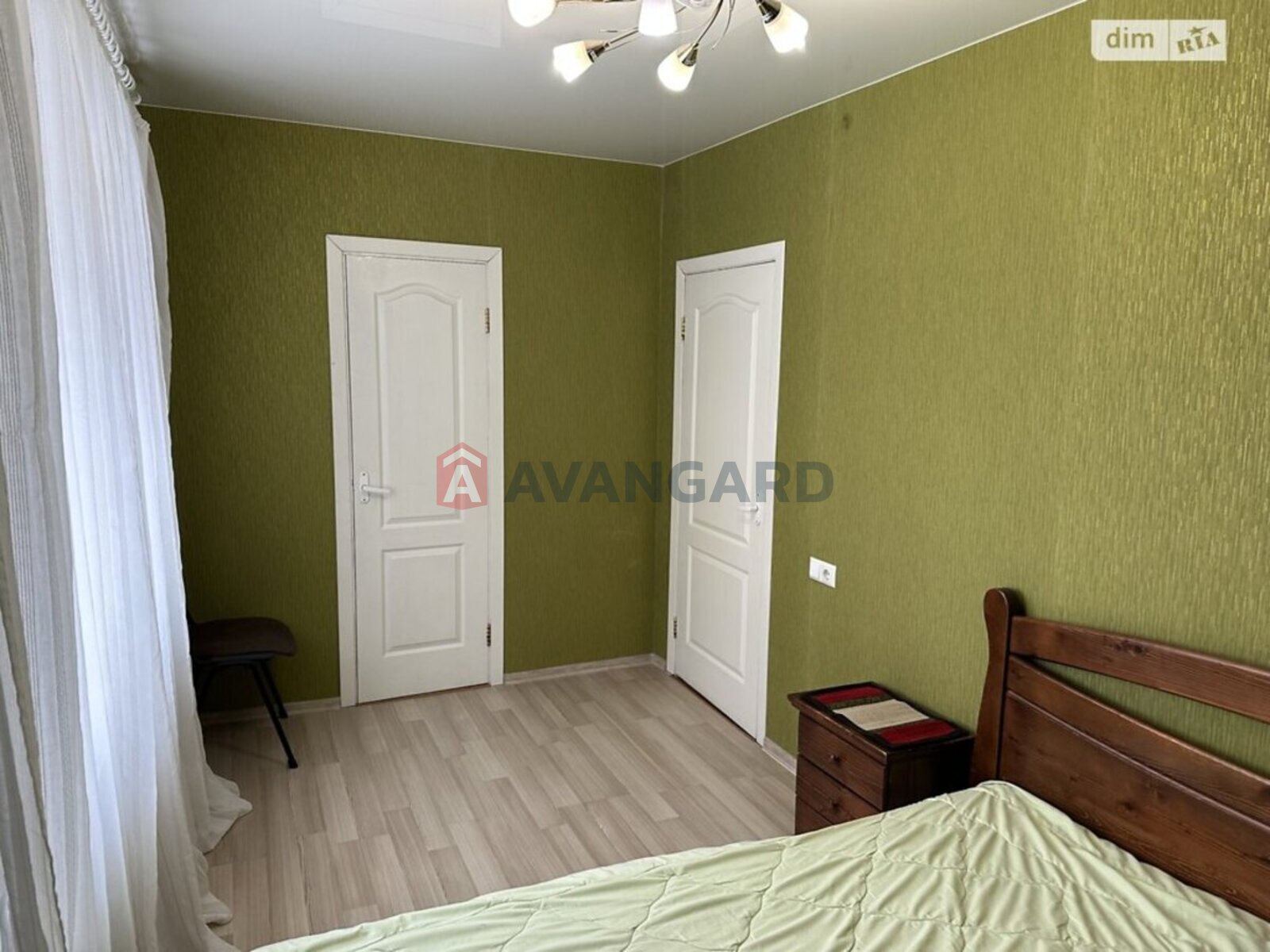 2 ��. ��������, 45/27/6 ��. �., 3/5 ������ ���� 8