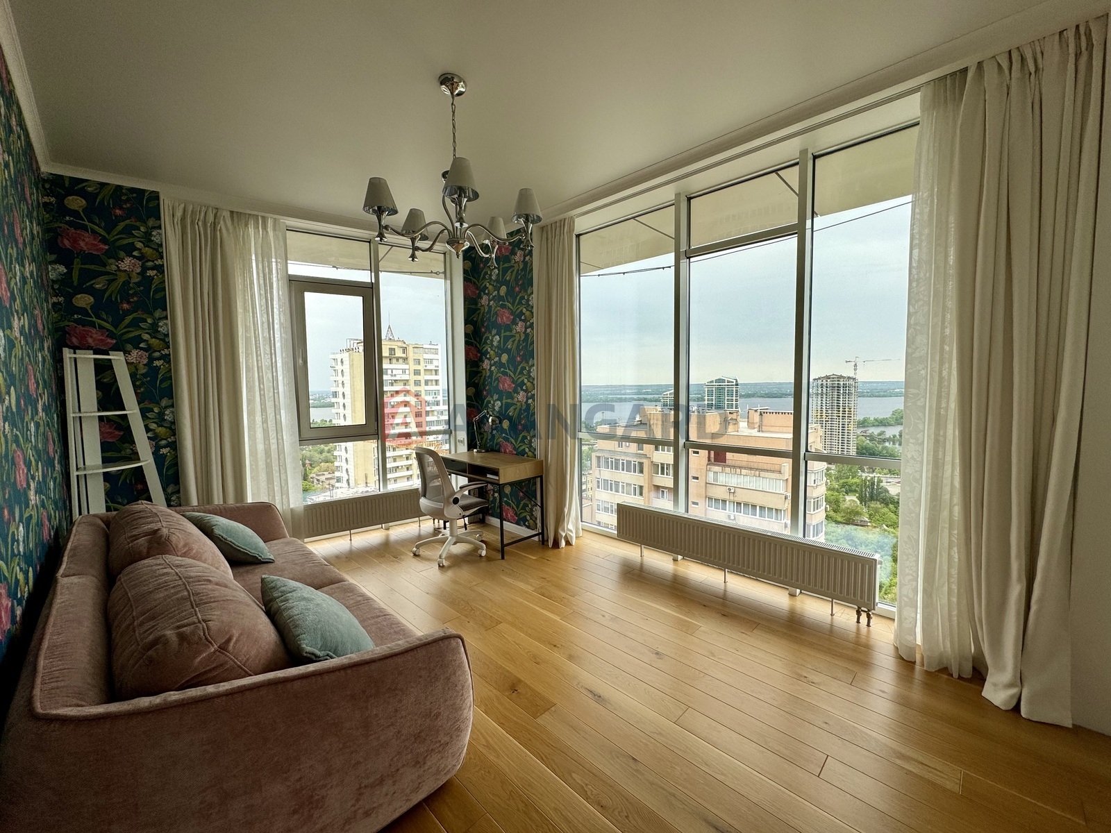 4 ��. ��������, 114/100/25 ��. �., 15/17 ������ ���� 11