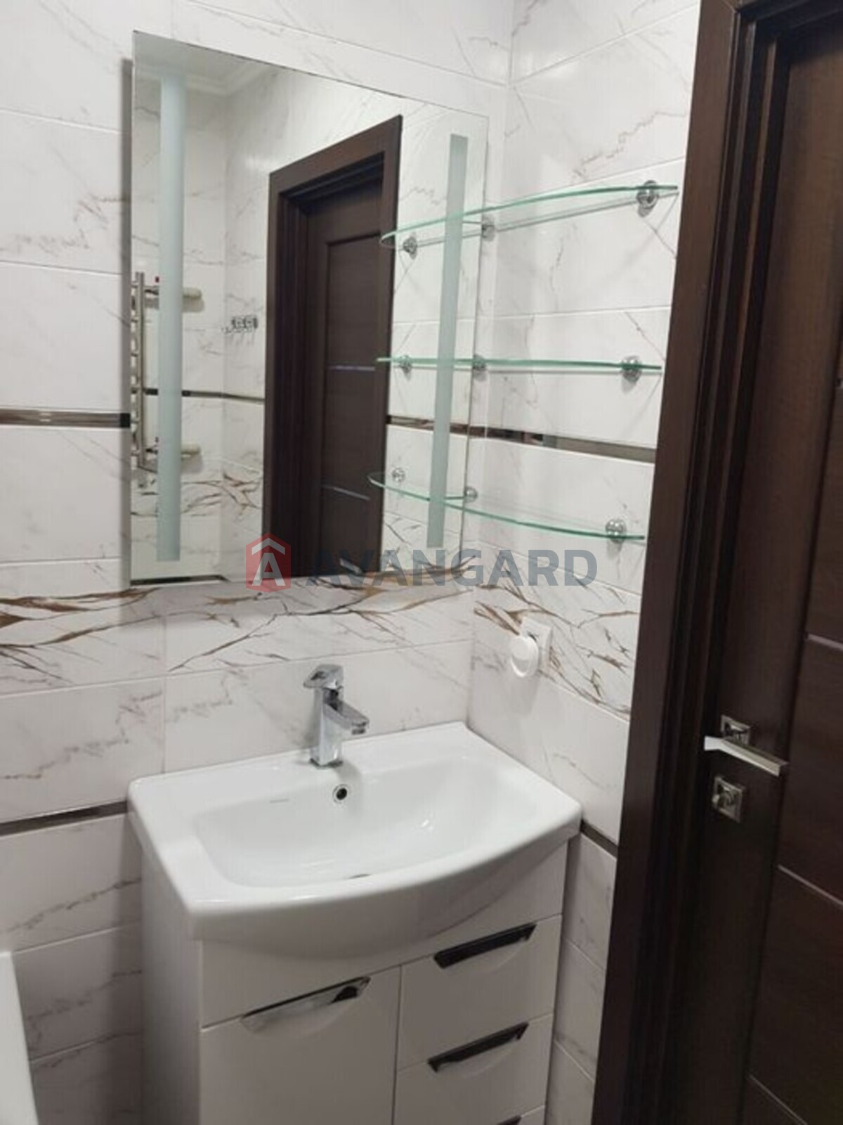 3 ����. ��������, 65/-/10 ��. �., 8/9 ���� ���� 14