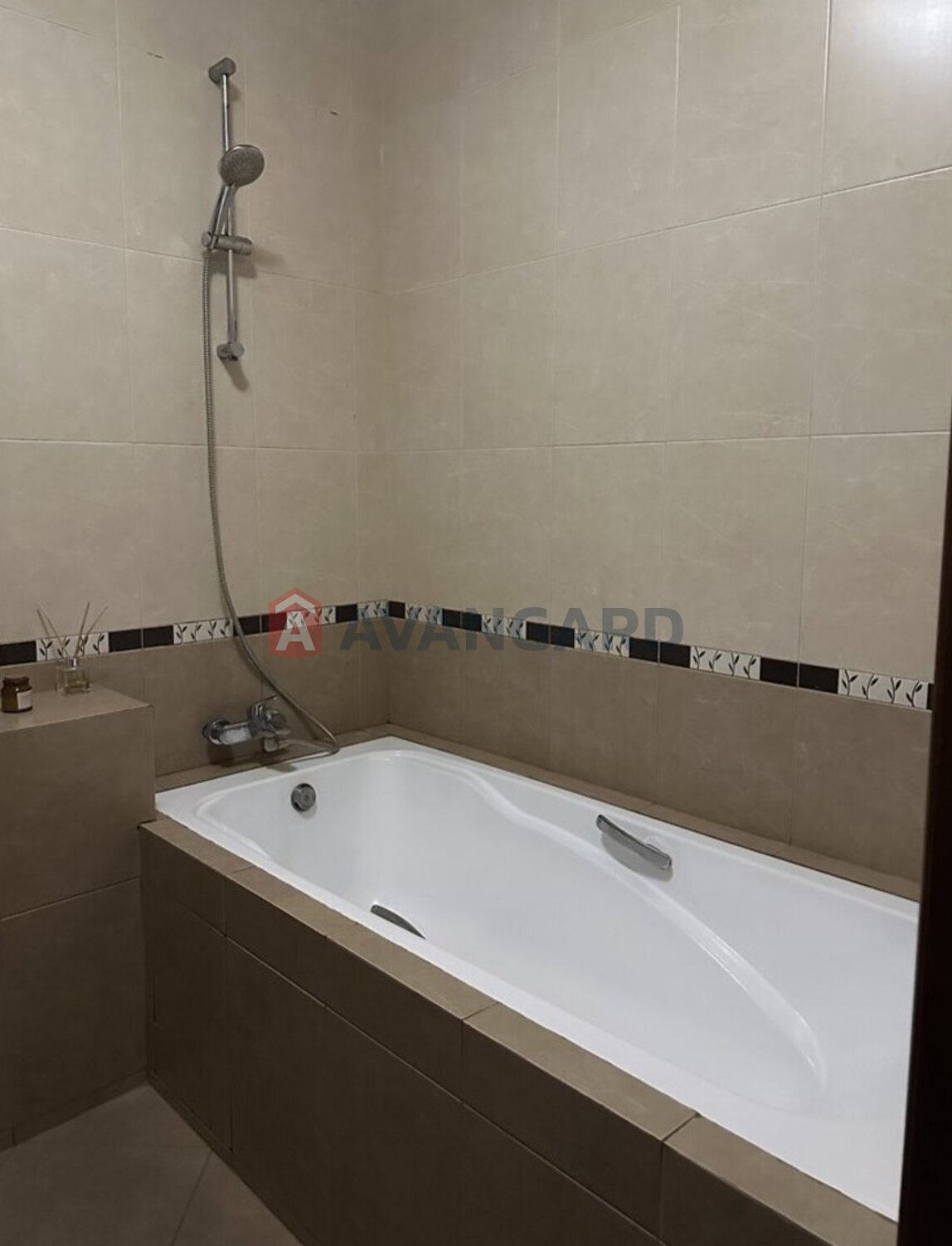 2 ��. ��������, 53,6/-/- ��. �., 2/2 ������ ���� 9