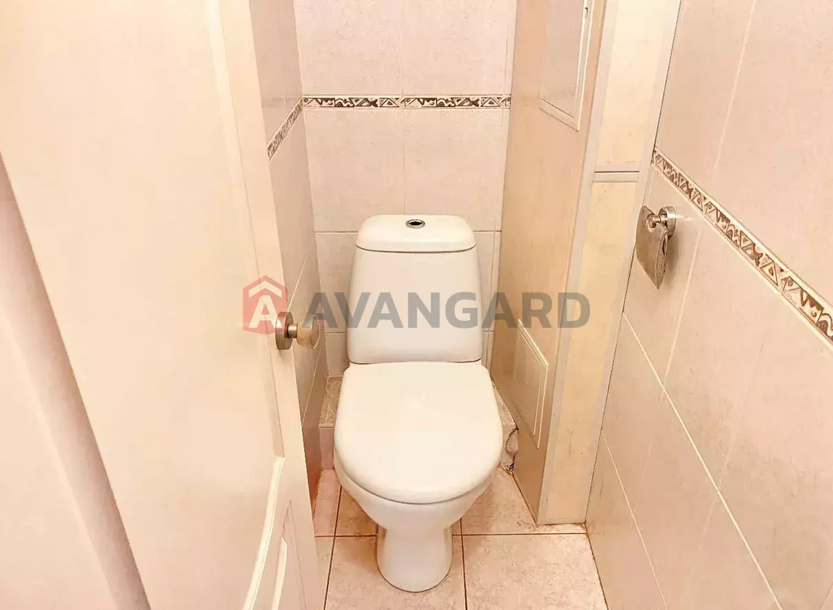 3 . , 66/-/8 . ., 8/9   6