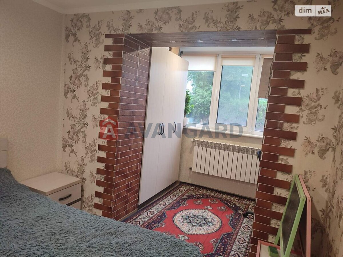 1 ��. ��������, 40/18/14 ��. �., 2/5 ������ ���� 11