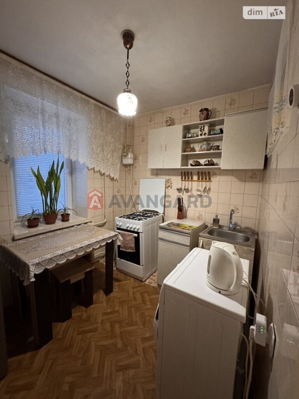 1 ��. ��������, 30/14/6 ��. �., 3/5 ������ ���� 10