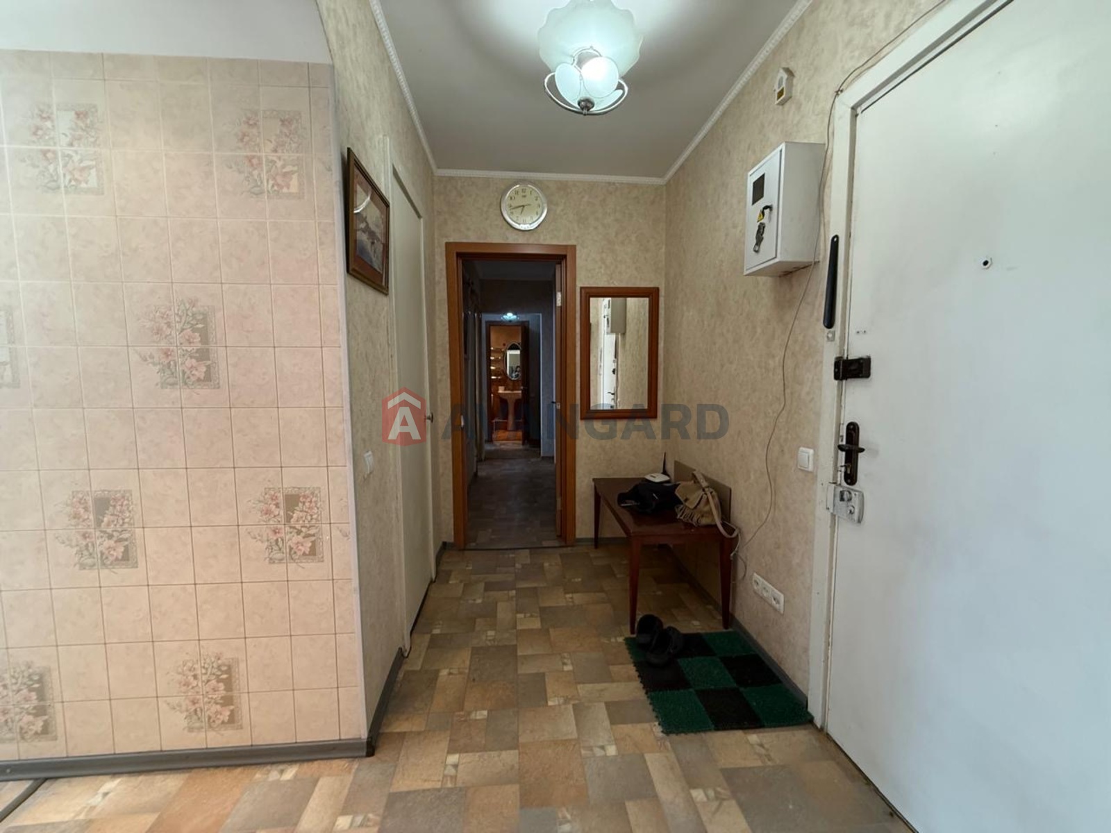 3 ����. ��������, 66,3/38/9 ��. �., 8/16 ���� ���� 22