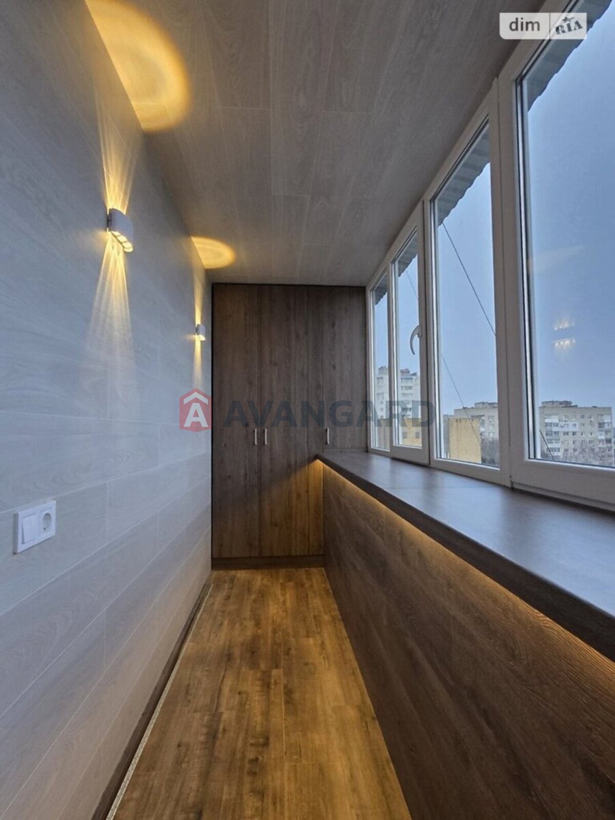 2 ��. ��������, 82/-/8 ��. �., 8/9 ������ ���� 9