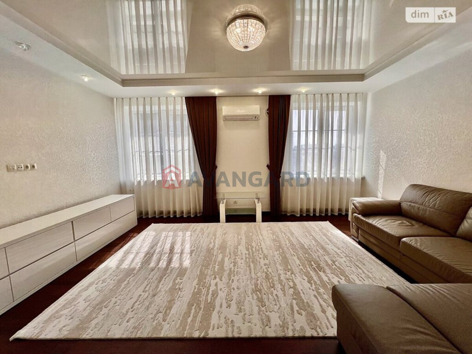 4 ��. ��������, 108/71/11 ��. �., 4/7 ������ ���� 1