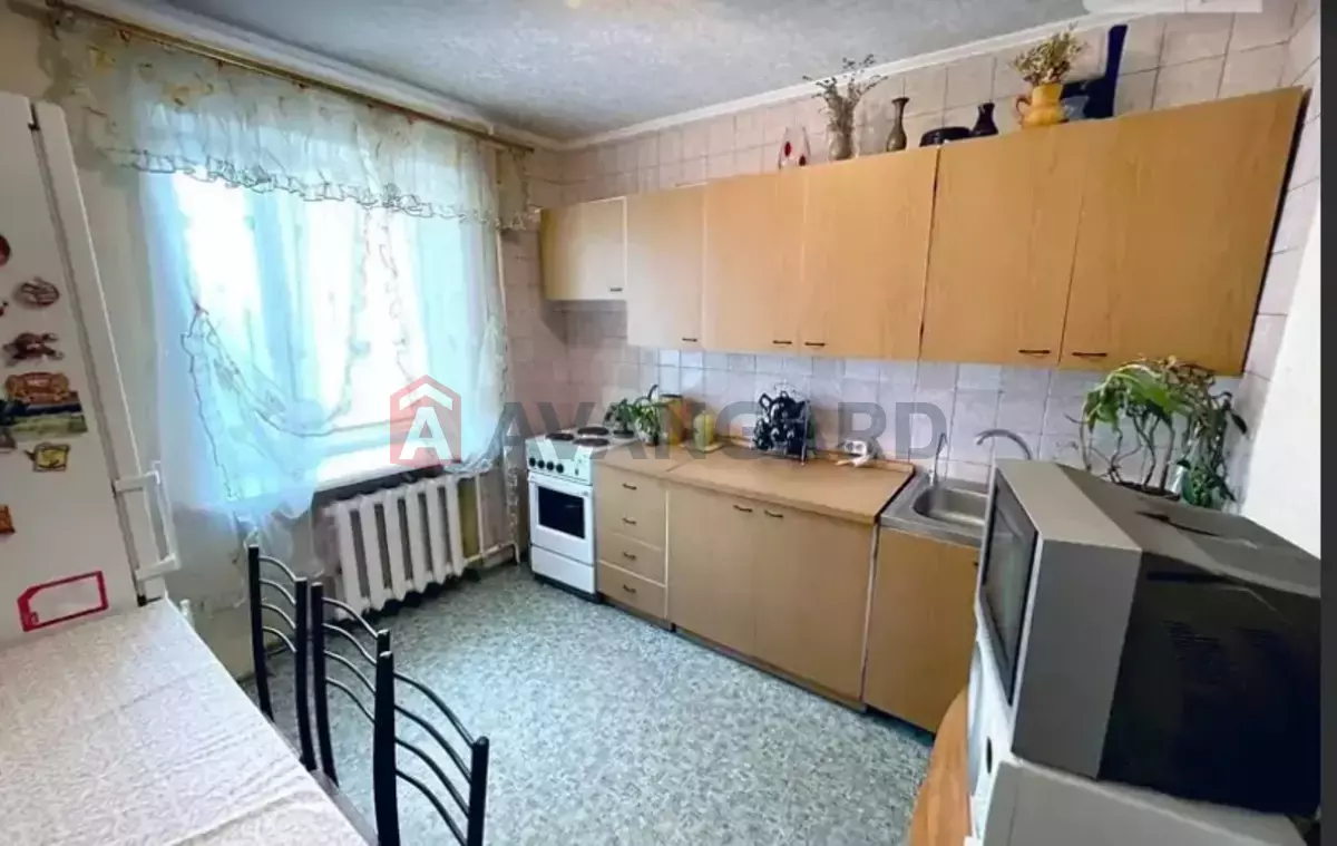 3 ��. ��������, 67/-/8 ��. �., 8/10 ������ ���� 2