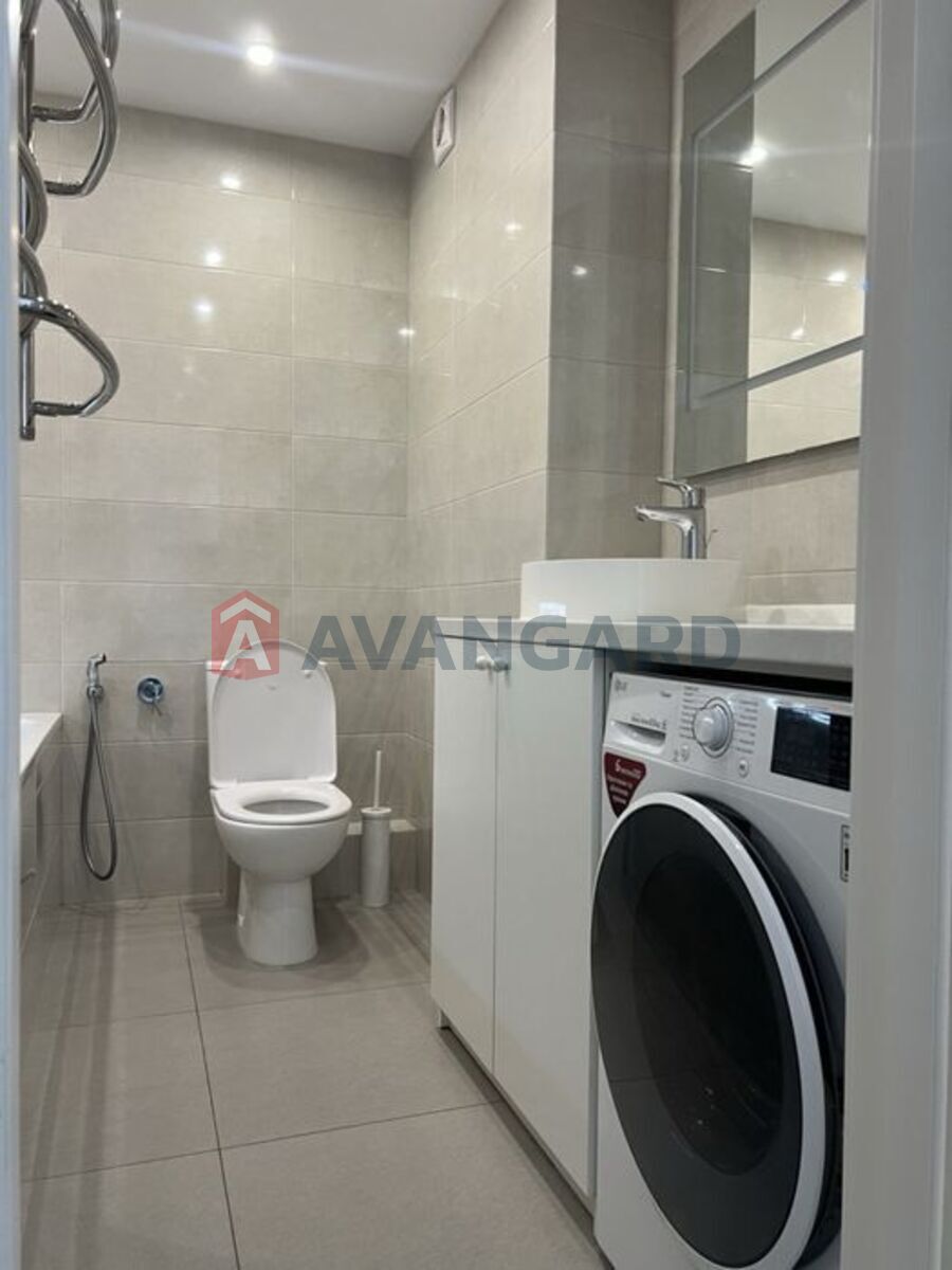 3 ��. ��������, 83/-/15 ��. �., 22/25 ������ ���� 16