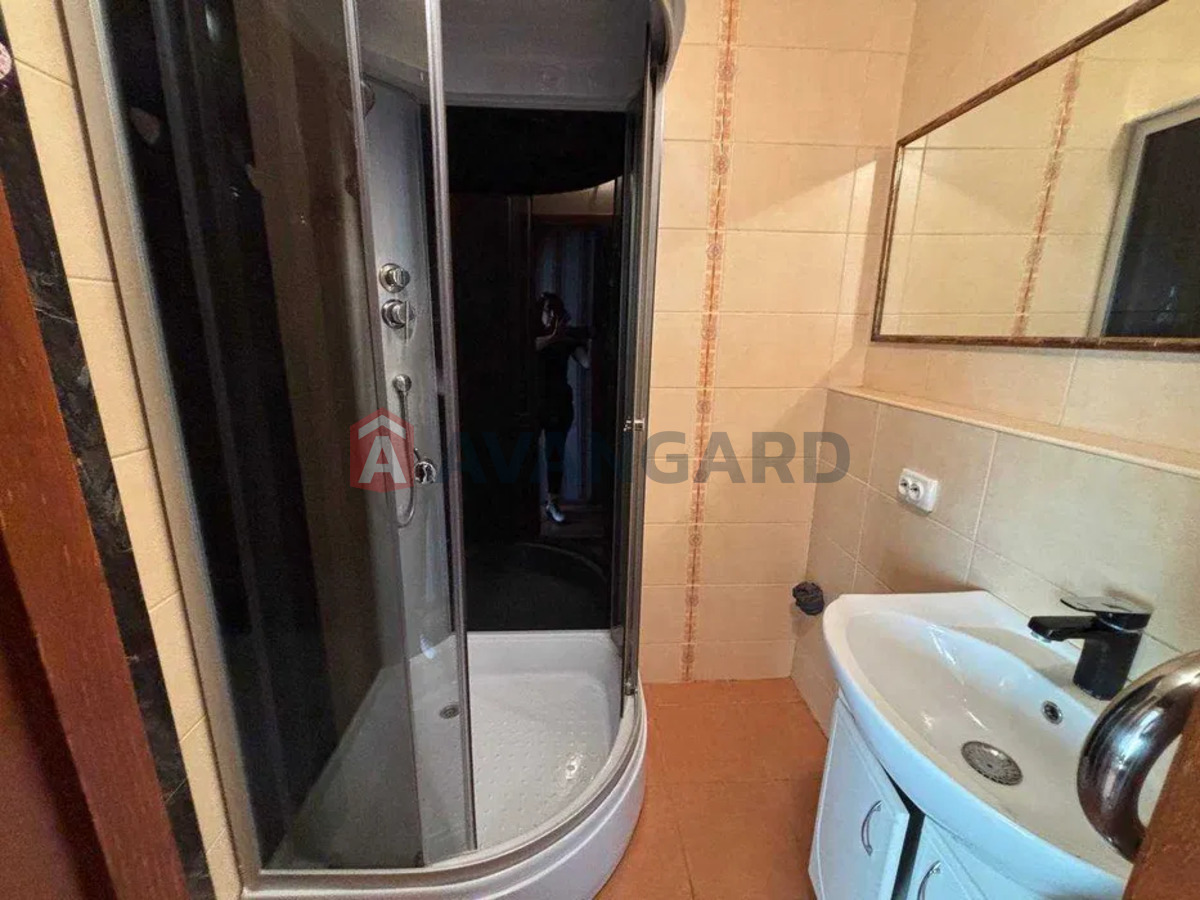 2 ��. ��������, 50/-/7 ��. �., 4/9 ������ ���� 18