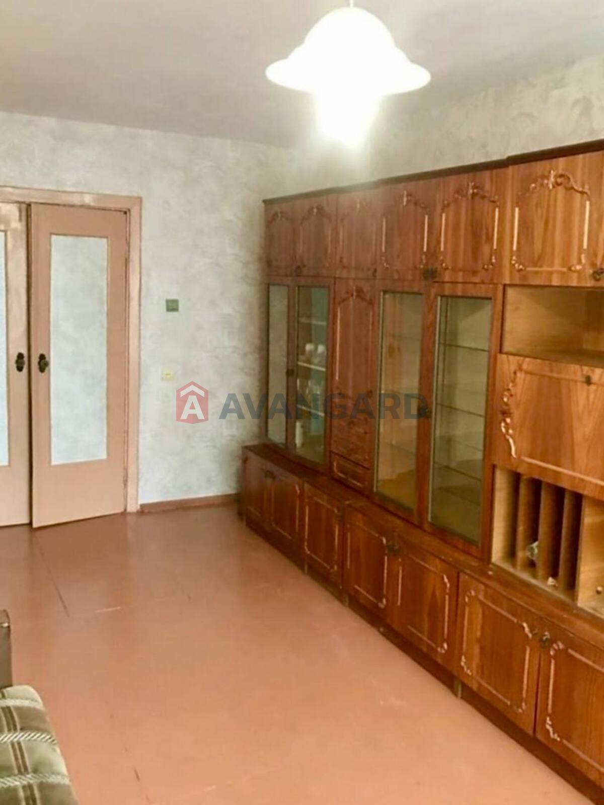 3 ��. ��������, 68/-/8 ��. �., 1/9 ������ ���� 2