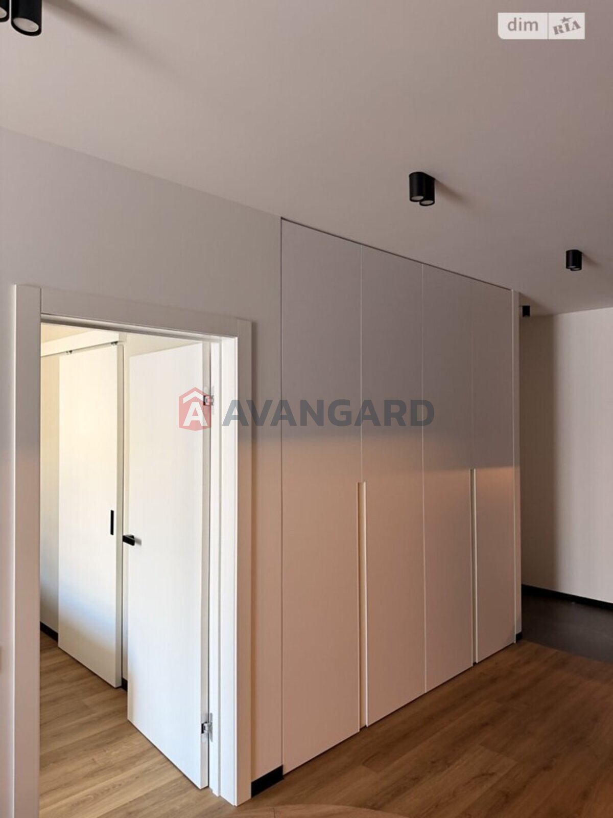 1 ��. ��������, 53/53/6 ��. �., 3/10 ������ ���� 26