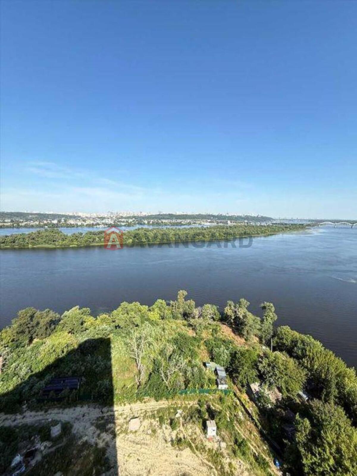 3 ��. ��������, 124/-/52 ��. �., 20/25 ������ ���� 10