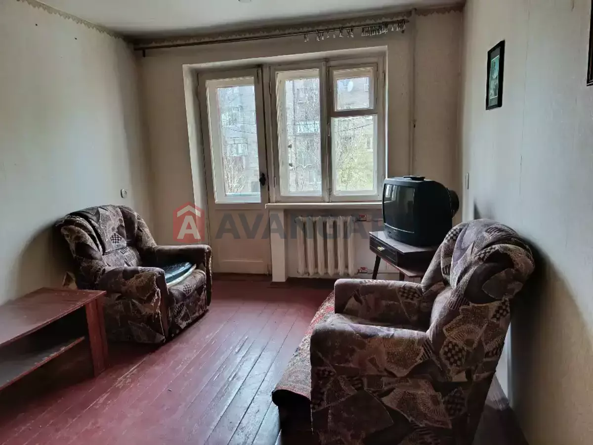 2 ��. ��������, 42/24/6 ��. �., 2/4 ������ ���� 1