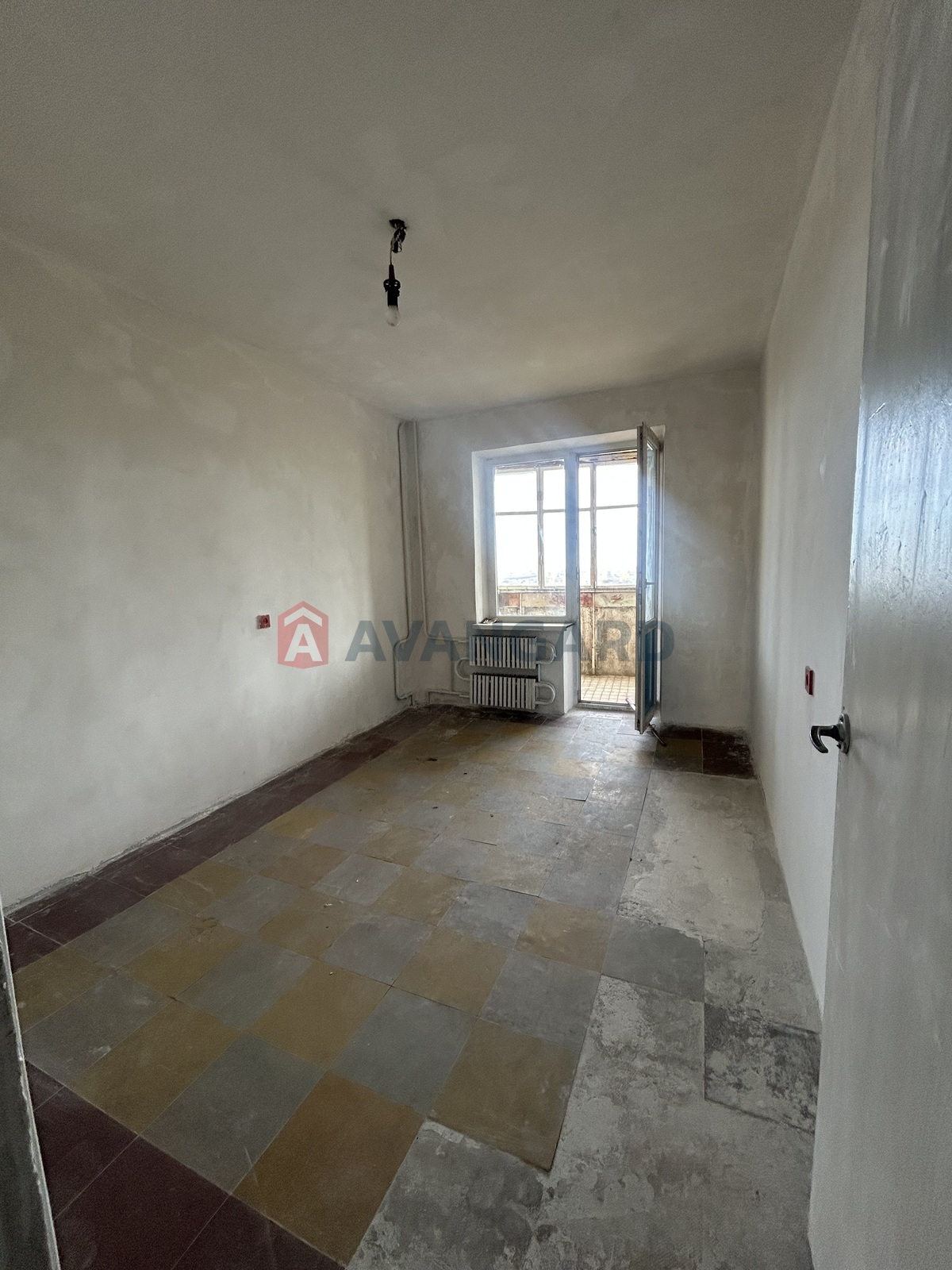 3 ��. ��������, 65,3/38,4/8,8 ��. �., 5/9 ������ ���� 13