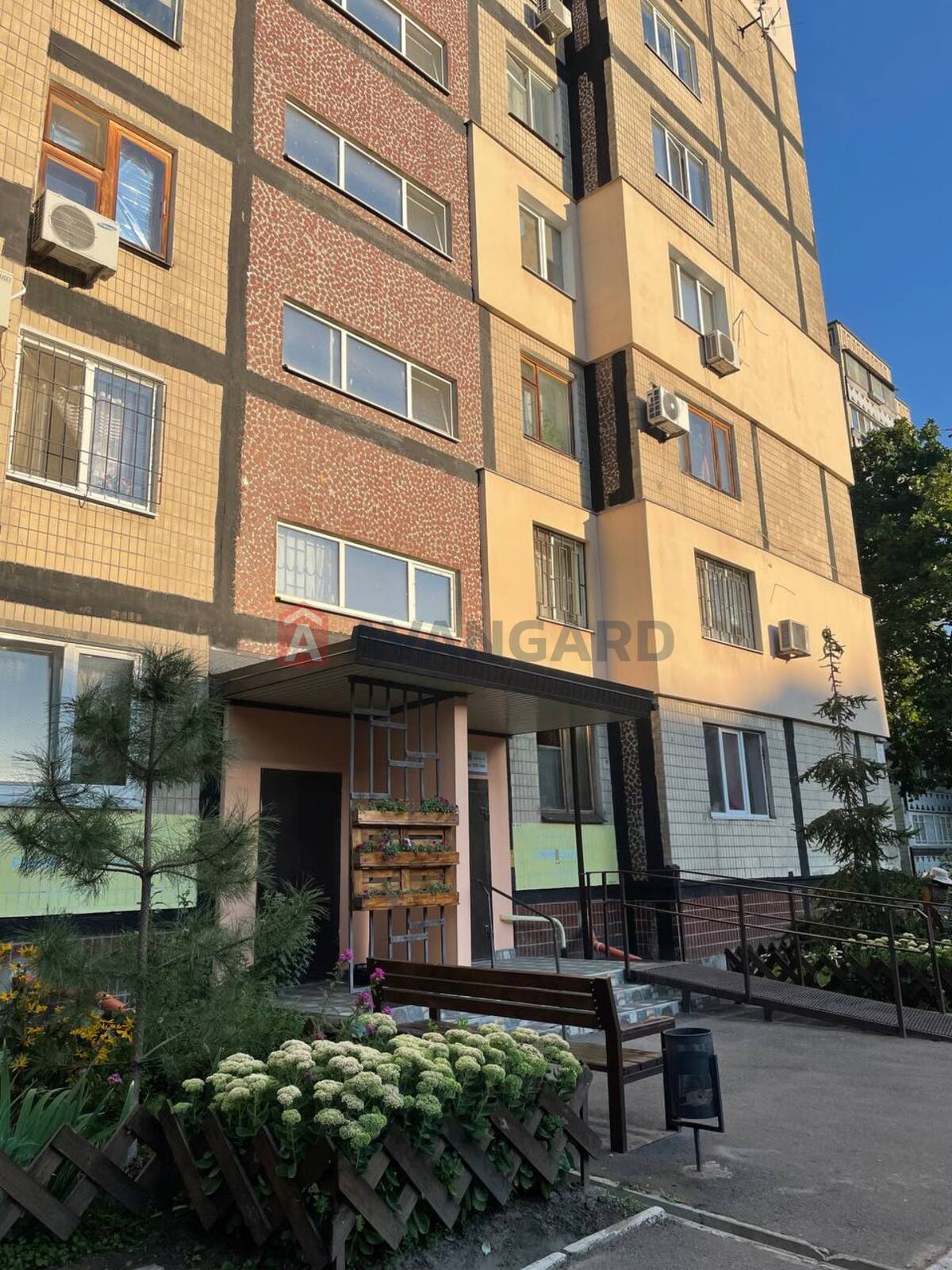 3 ��. ��������, 67/45/12 ��. �., 9/9 ������ ���� 4