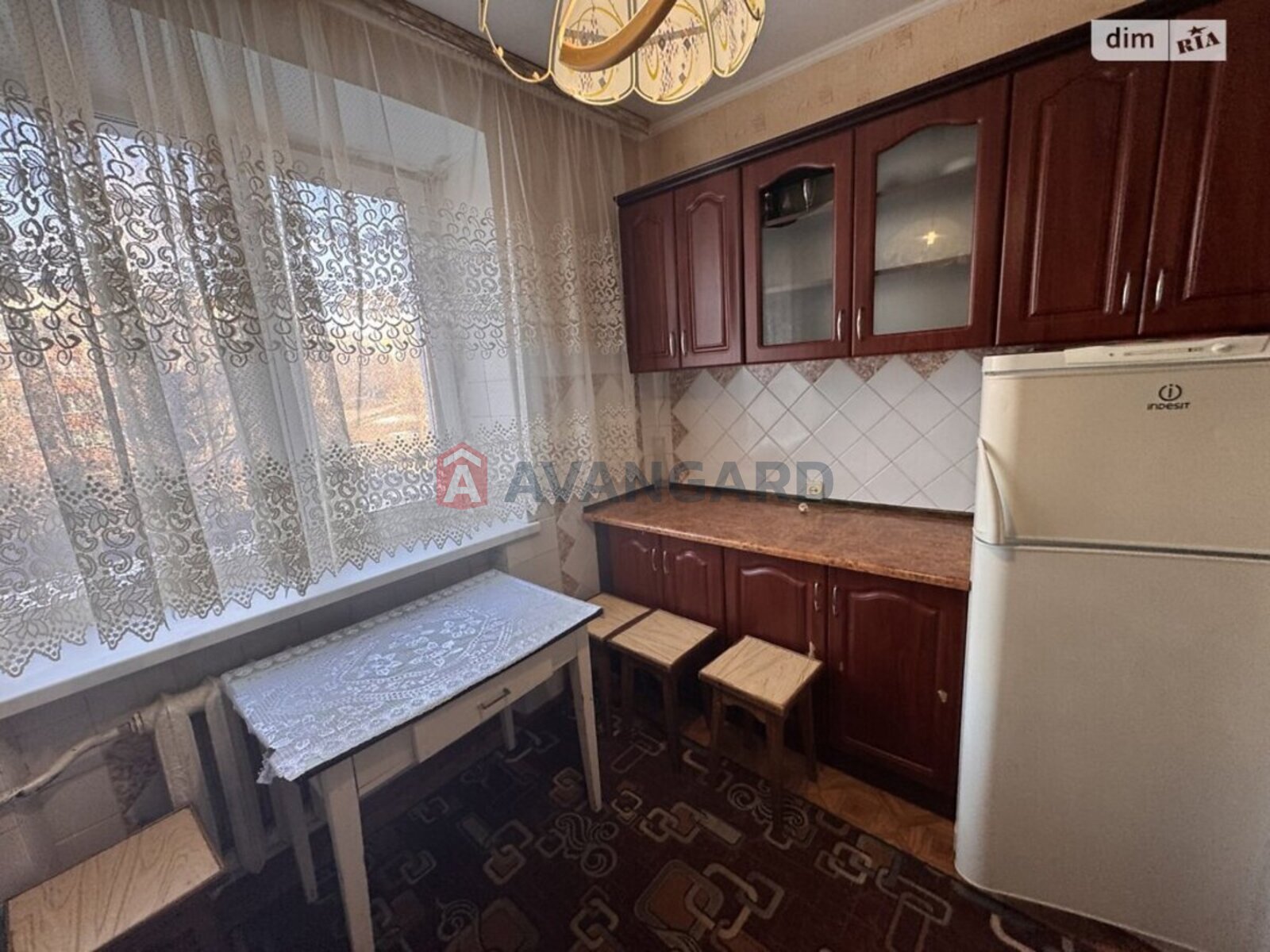 2 ��. ��������, 48/27/7 ��. �., 5/9 ������ ���� 3