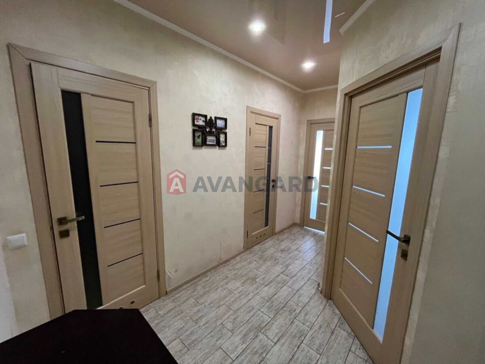 2 ��. ��������, 75/-/18 ��. �., 11/13 ������ ���� 10