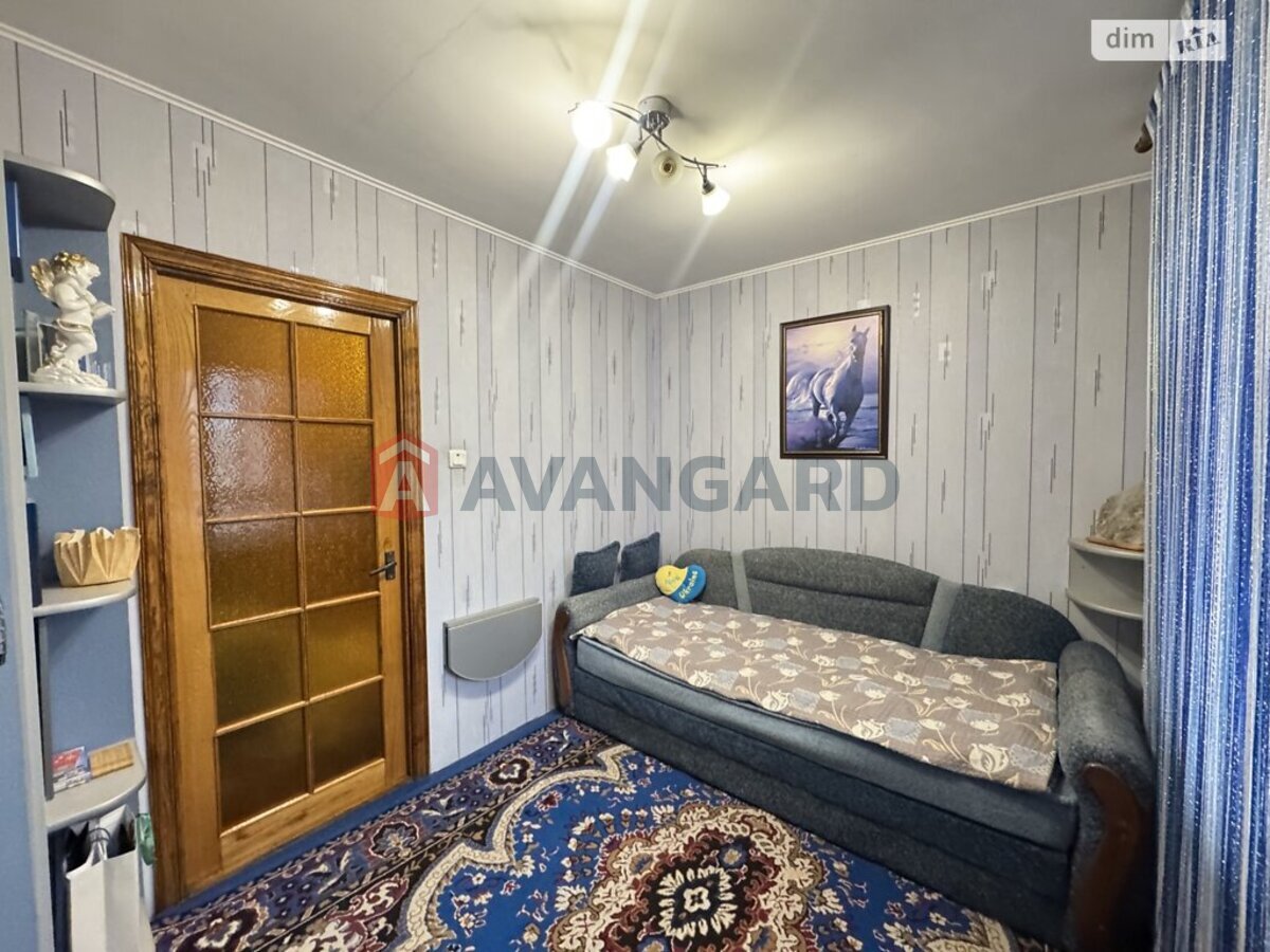 3 ����. ��������, 74/45/11 ��. �., 2/9 ���� ���� 7