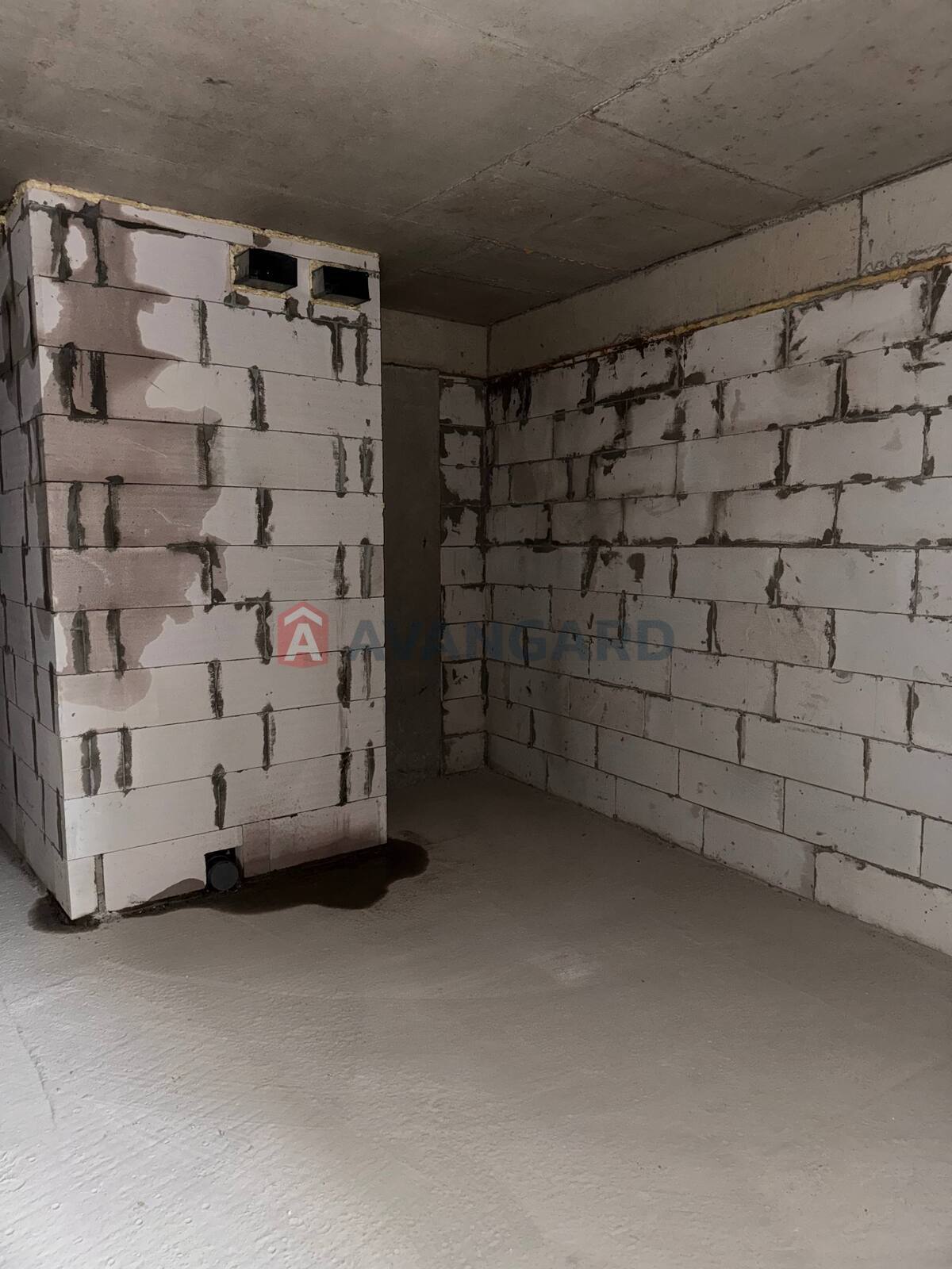 1 ��. ��������, 32/-/- ��. �., 3/6 ������ ���� 4