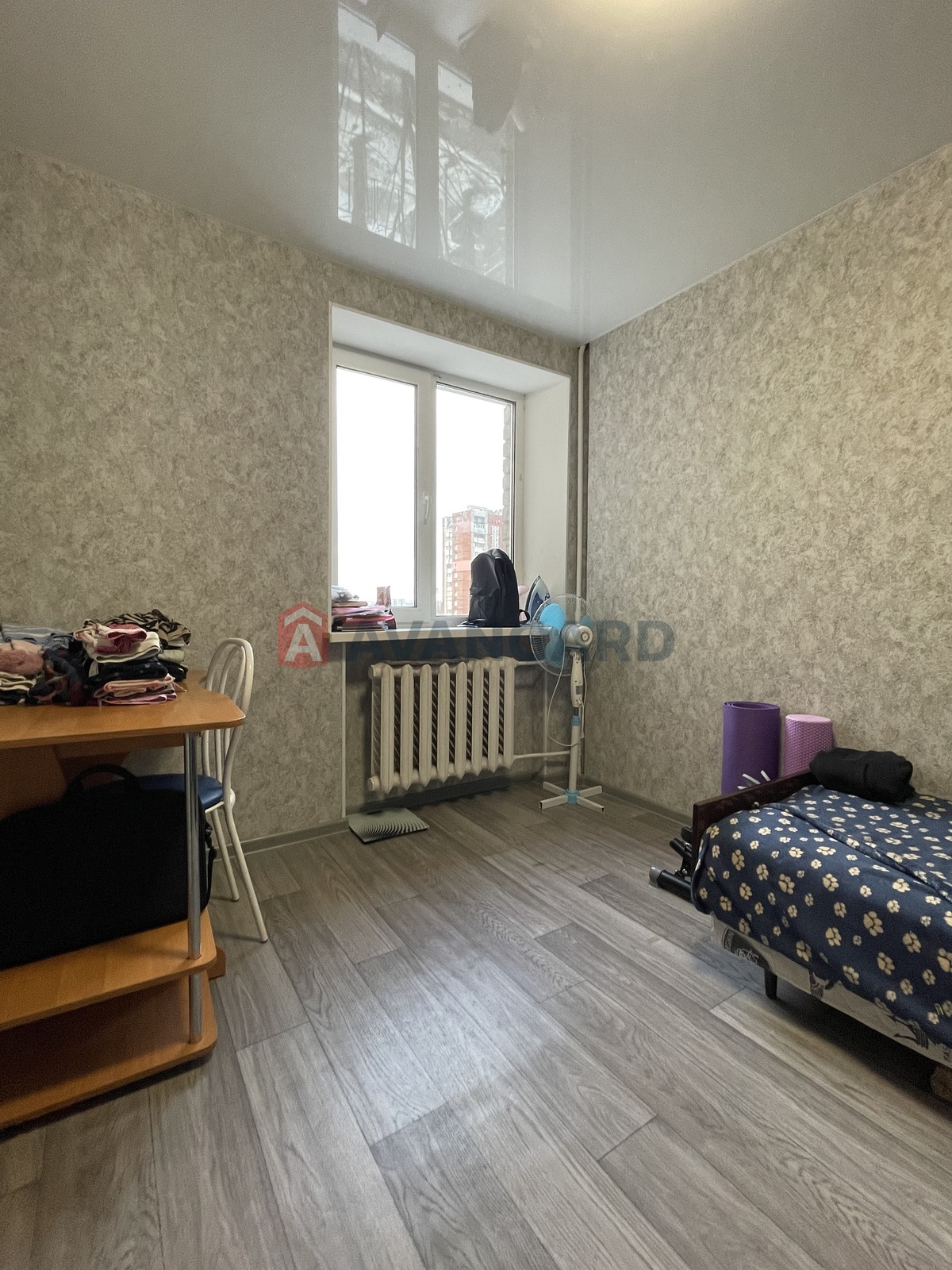 3 ��. ��������, 69.4/39.2/6.6 ��. �., 8/16 ������ ���� 4