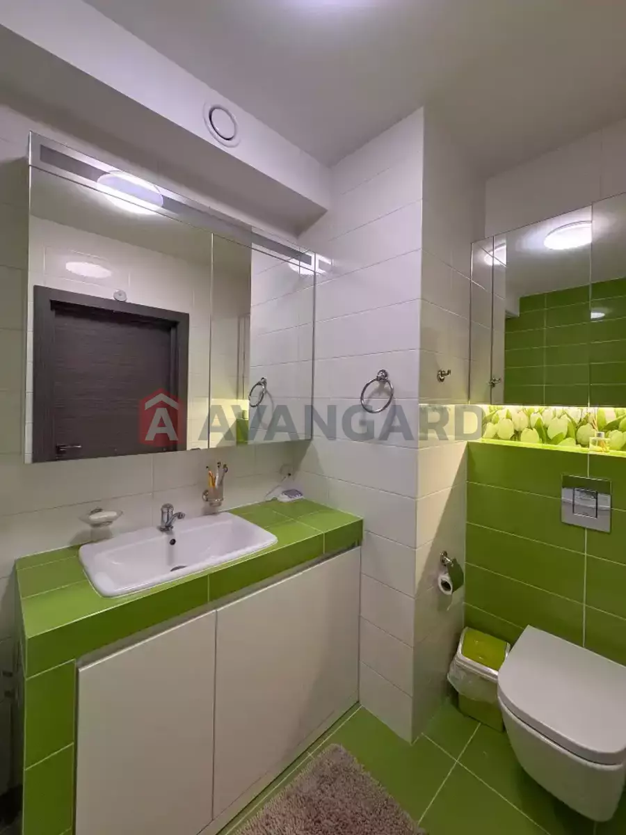 4 ��. ��������, 130/-/50 ��. �., 8/10 ������ ���� 16