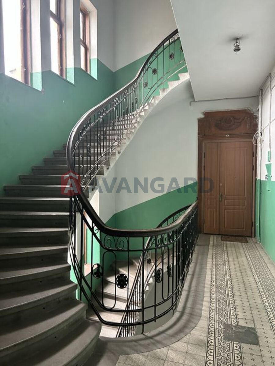 3 ��. ��������, 102/-/12 ��. �., 4/5 ������ ���� 10