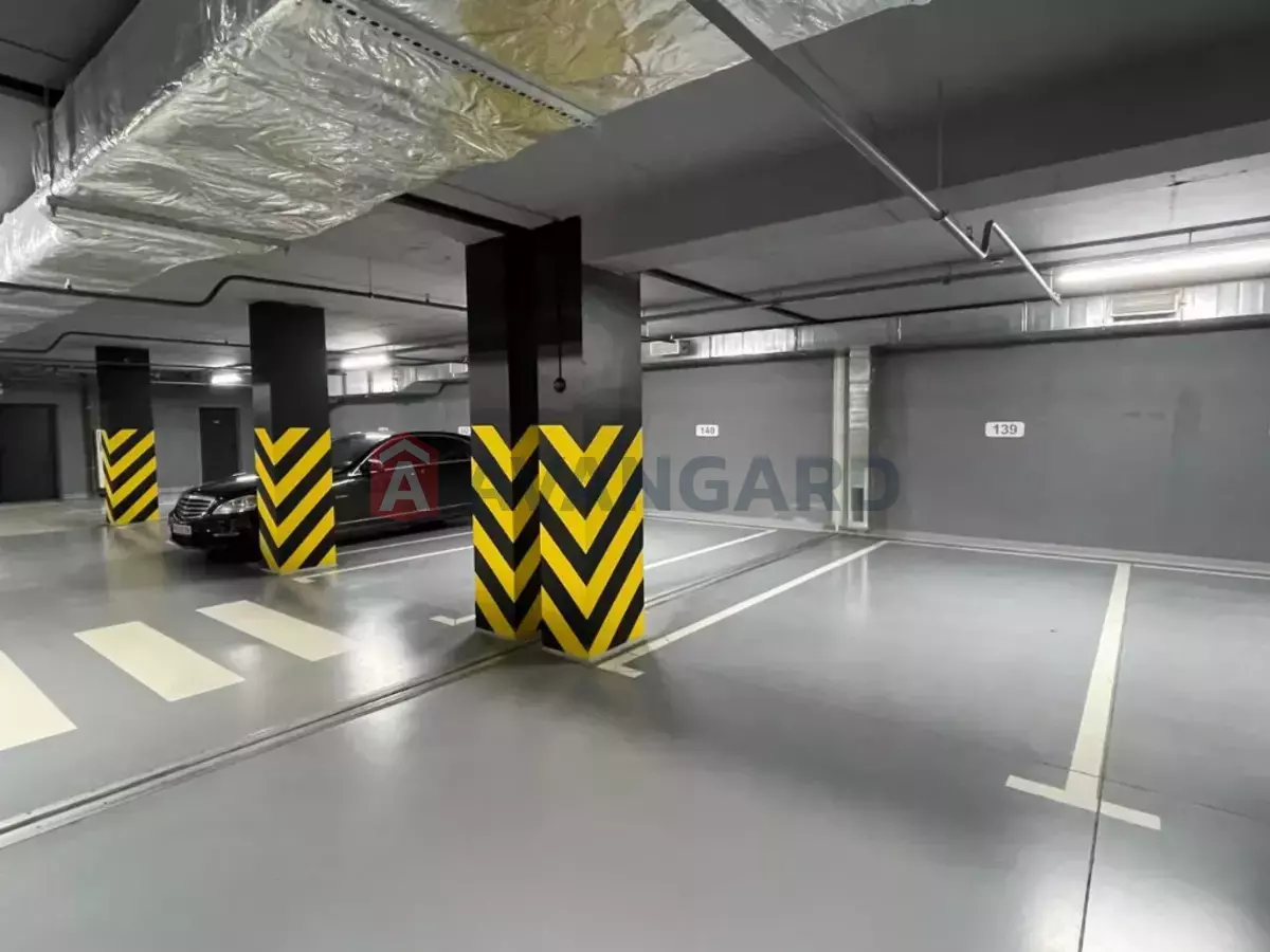 4 ��. ��������, 156/-/- ��. �., 18/18 ������ ���� 15